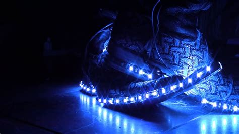 botas tribaleras con luces.